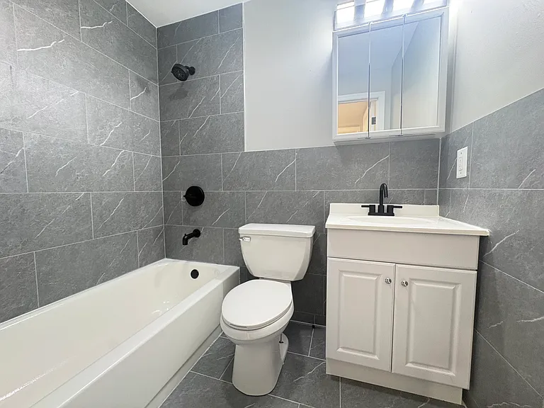 838 Communipaw Ave #3R — Photo 5