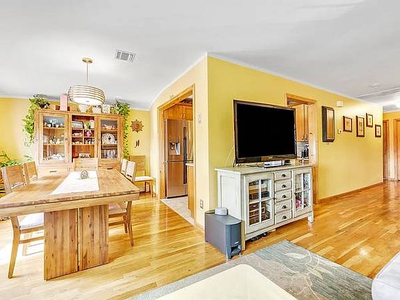 5th image of 151 Kiswick St #1