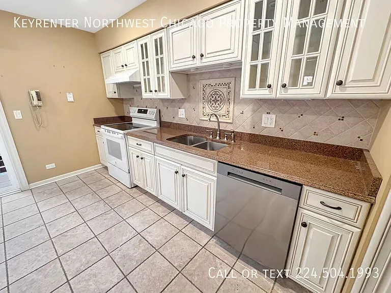 5015 Dukesberry Ln — Photo 2