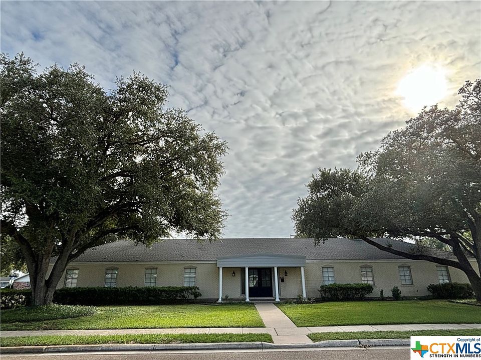 1st image of 2801 College Dr