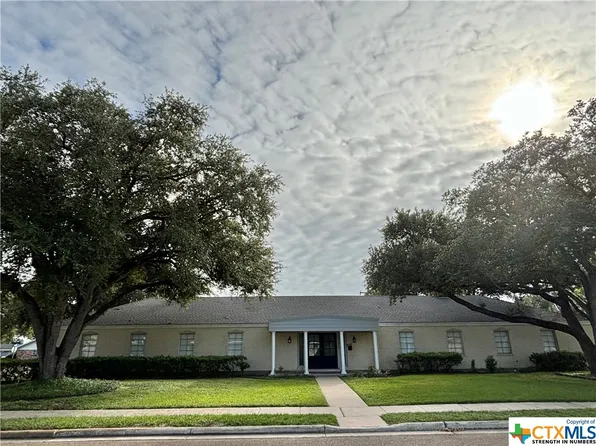 2801 College Dr, Victoria, TX 77901