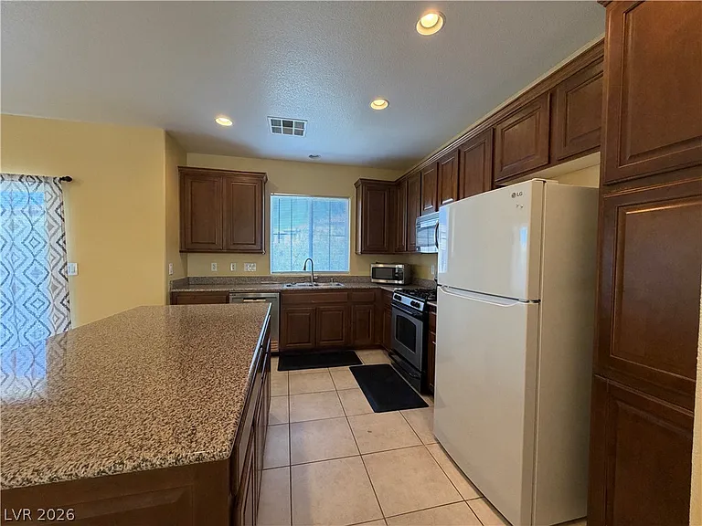 10811 Ackers Dr — Photo 11