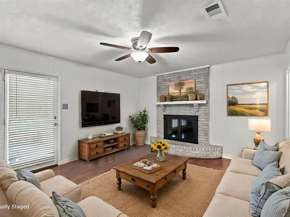 108 W Lewis St, Crandall, TX 75114