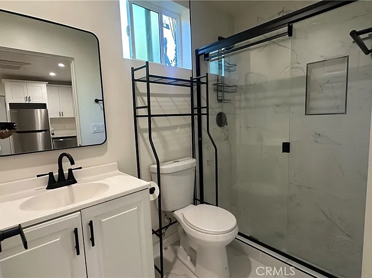 7905 White Oak Ave — Photo 2