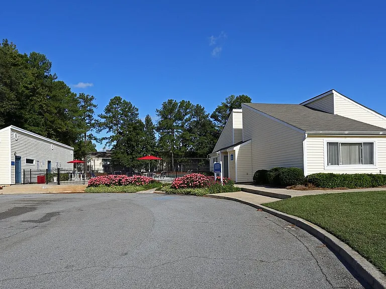 Harbour Landing — Photo 2