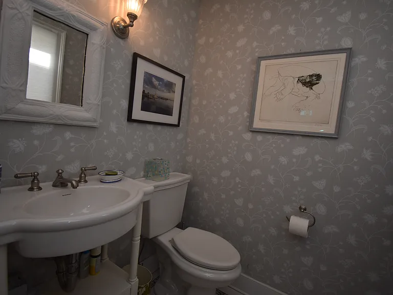 15 Trumbull St — Photo 10