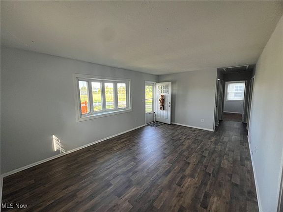 4th image of 347 Brandtson Ave
