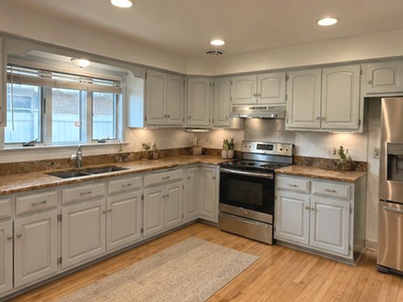 5th image of 910 Catherine St