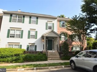 12109 Green Ledge Ct APT 301, Fairfax, VA 22033
