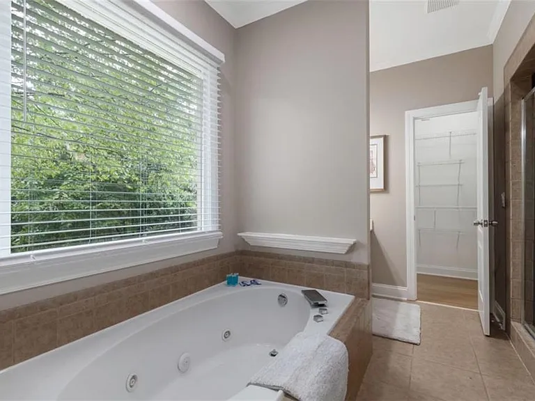 100 Hardwood Ln — Photo 19