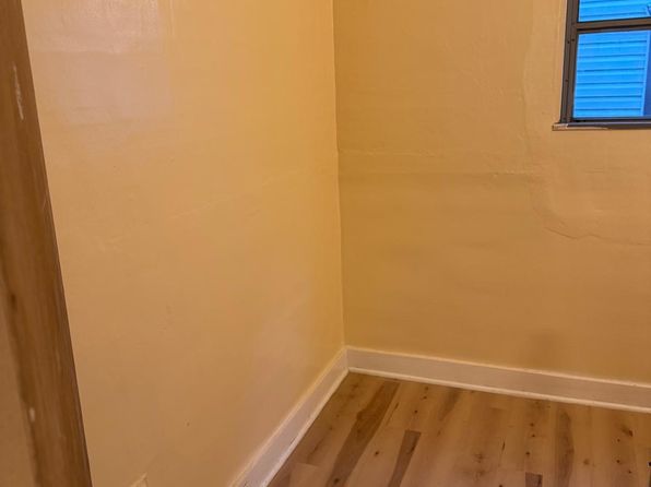 52 Lisbon Ave FLOOR 1