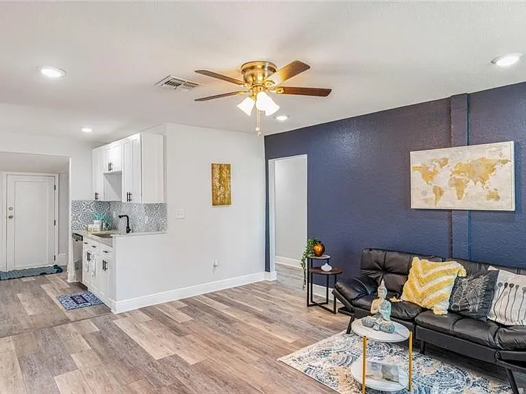 Carolyn Ave — Photo 4
