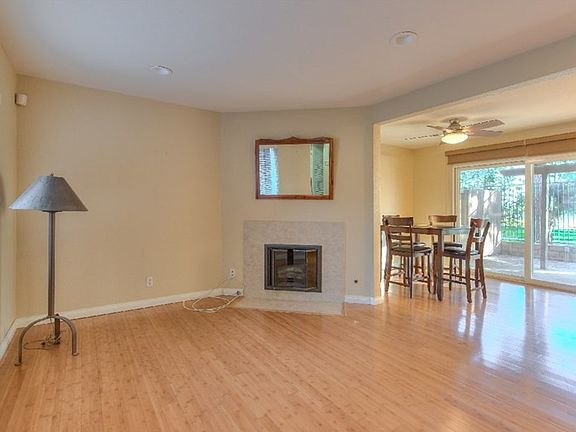 4th image of 684 W Point O Woods Dr