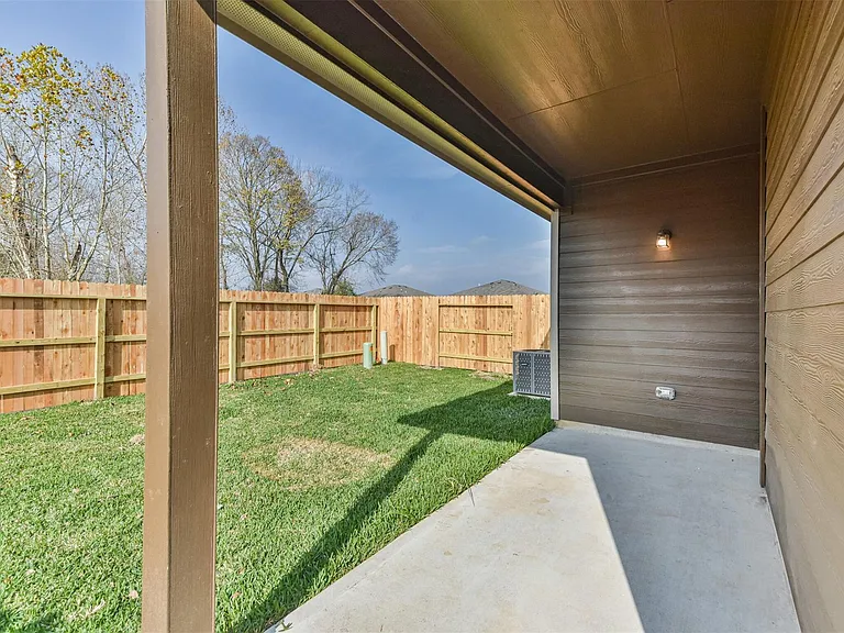 9800 Grosbeak Ln — Photo 32
