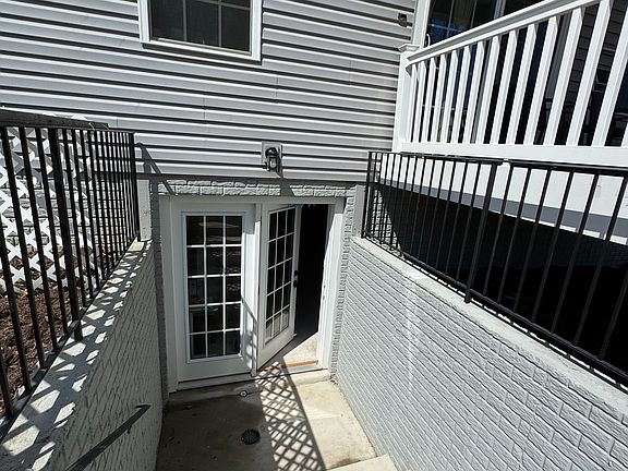 5th image of 475 Vandegrift Rd