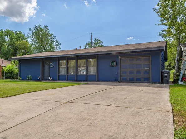 213 Highland Dr, Hitchcock, TX 77563