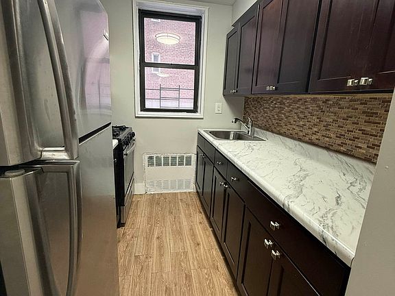 3rd image of 490 New York Ave APT 1D