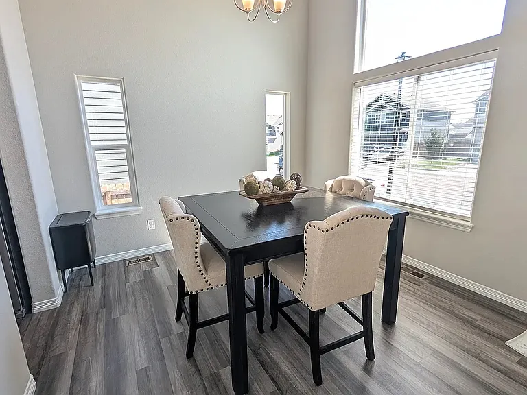 6452 Vedder Dr — Photo 5