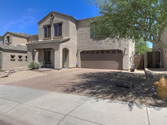 3rd image of 2320 W Barwick Dr