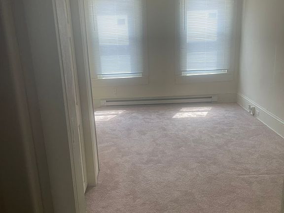 5th image of 729 W Lafayette St #1