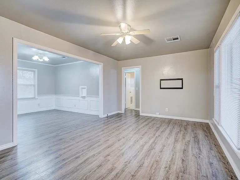 2845 Cambridge Ct — Photo 12