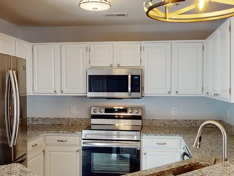 1105 Torrence Cir — Photo 13