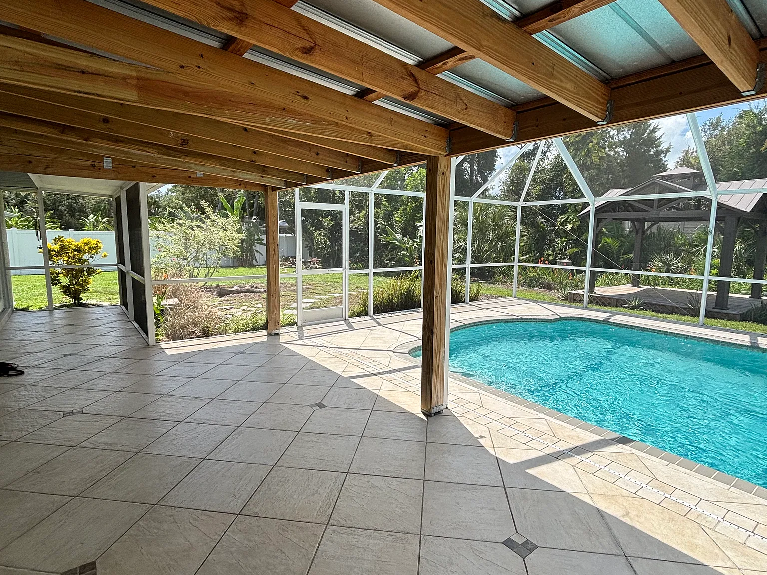 4 bed, 2.5 bath, 2526 sqft, $4,950 — Photo 4