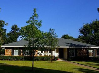 9450 Folkstone Rd, Dallas, TX 75220