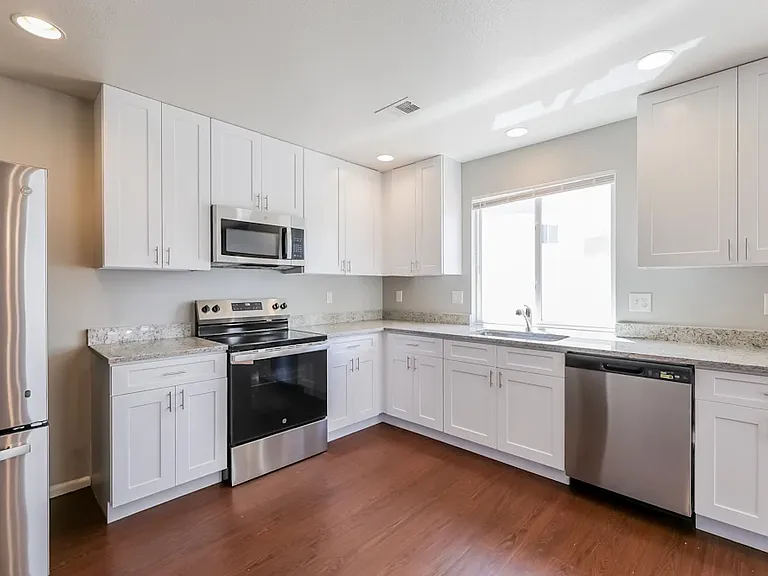 18258 E 45th Pl — Photo 7