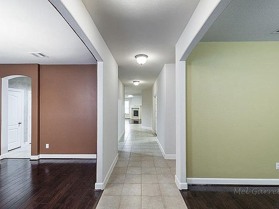 3rd image of 702 Admiral Bay Ln