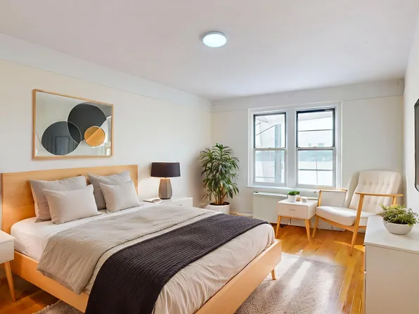 156-08 Riverside Drive West image 4 of 9