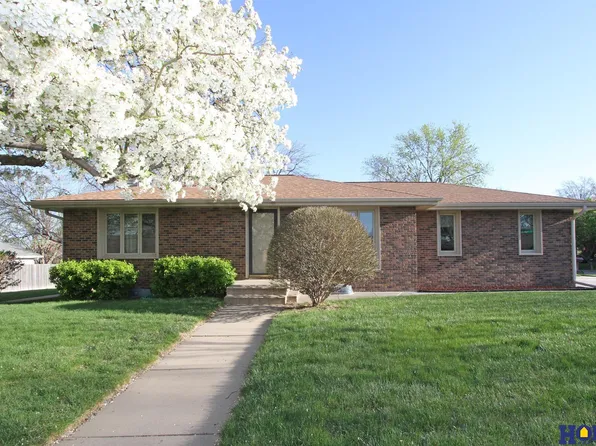 3620 Briarwood Ave, Lincoln, NE 68516