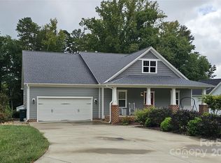 364 Meadowfield Run, Clemmons, NC 27012