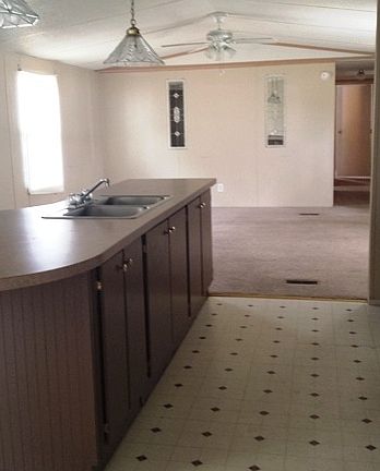4th image of 28 Oakridge Dr