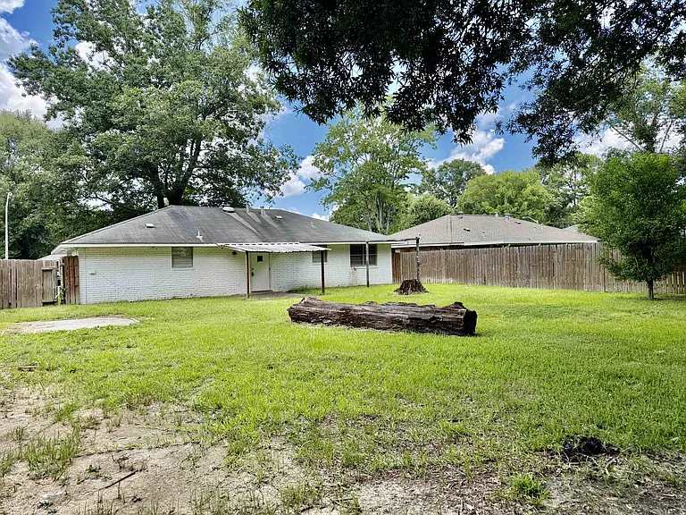 2056 Vickers Dr — Photo 12