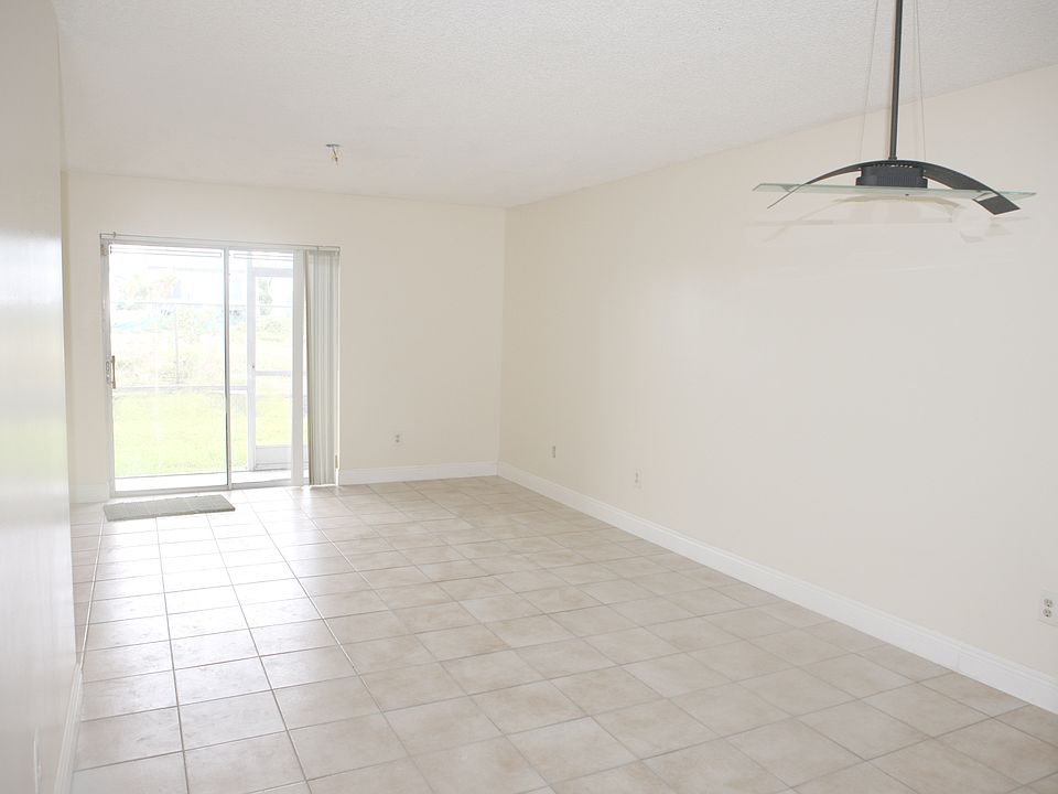 dining/living room condo