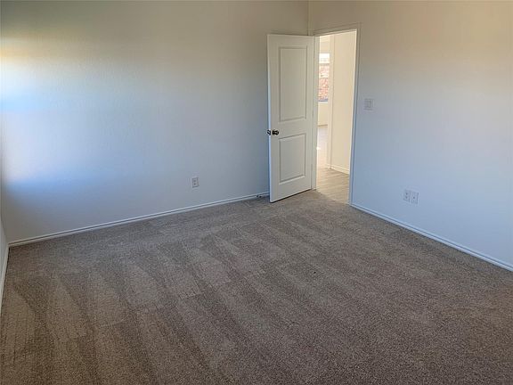 5th image of 239 Sormonne Loop