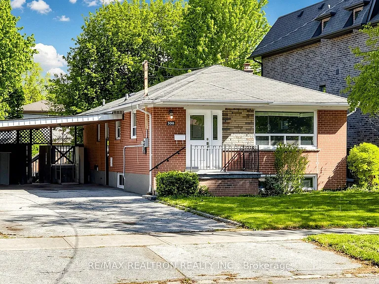 398 Connaught Ave — Photo 2