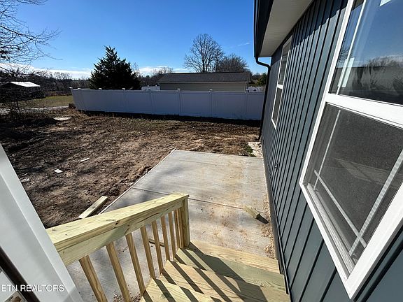 5th image of 140 Colby Cir