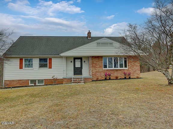 3rd image of 2760 Fieldcrest Dr