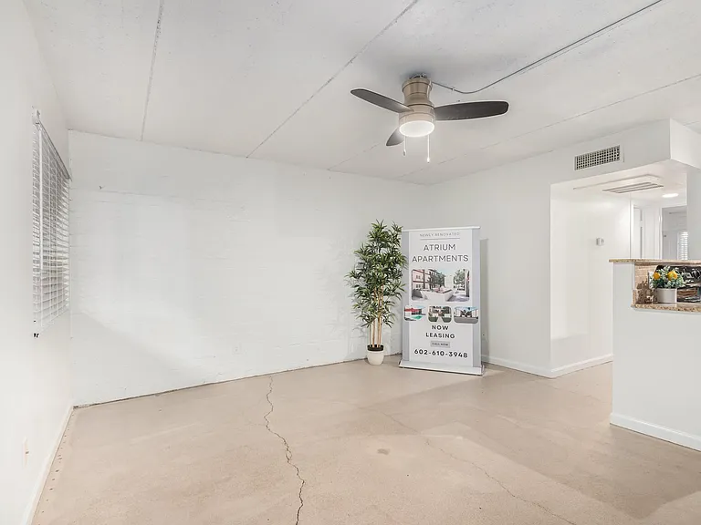 1835 E Don Carlos Ave — Photo 6