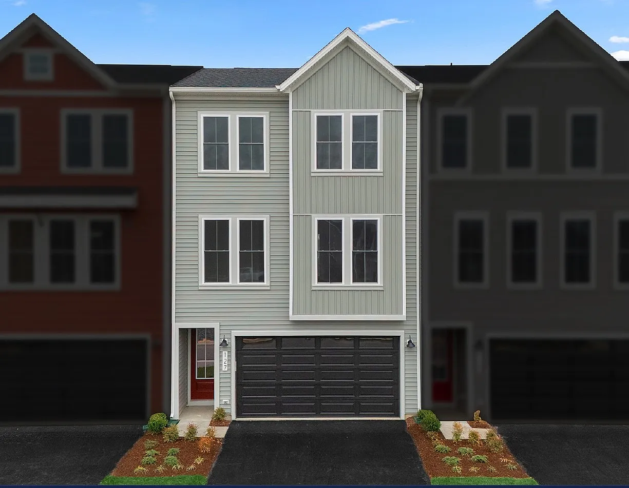 3 bed, 2400 sqft, $2,525 — Photo 1