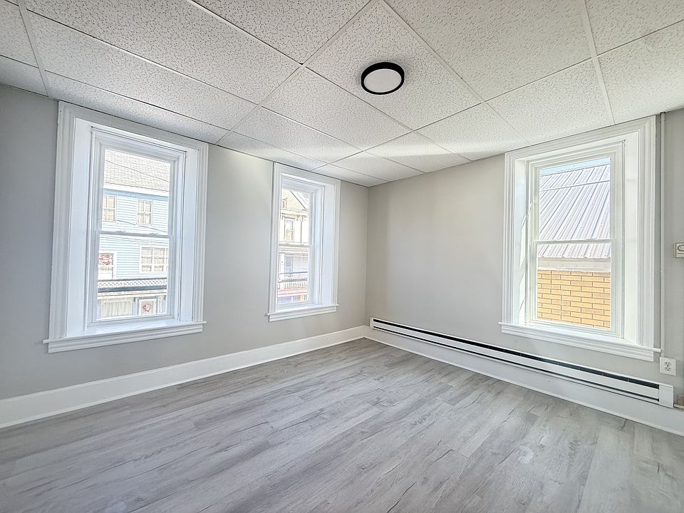 2nd image of 100 E Market St #11542376