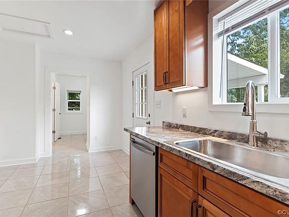 5th image of 2305 National St