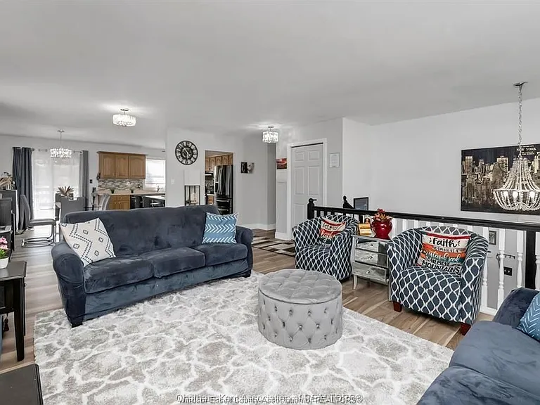 3057 Kenilworth Dr #UPPER — Photo 5