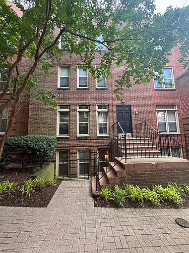 1433 A St NE #B Photo 1