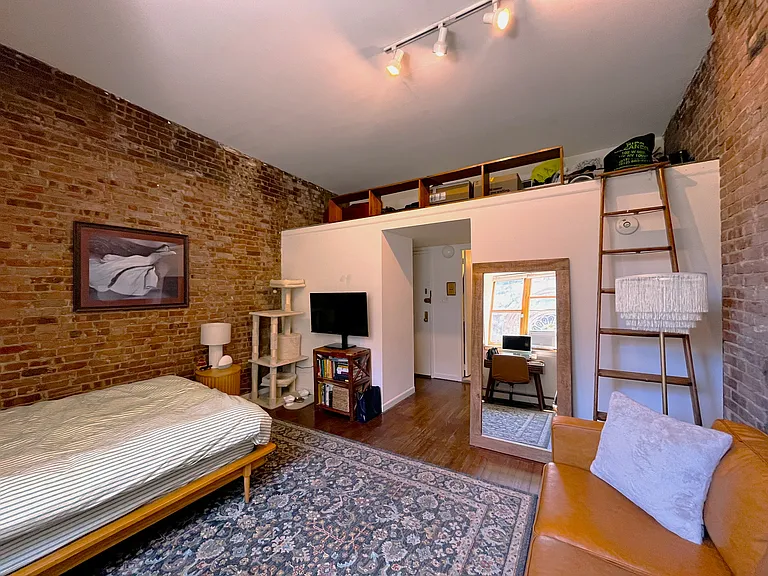 119 W 95th St #4F — Photo 2