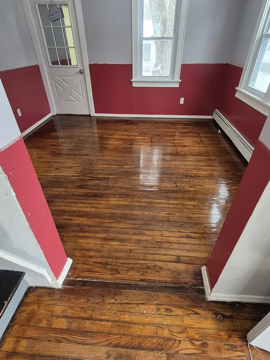 3 bed, 1.5 bath, 1356 sqft, $2,700 — Photo 2