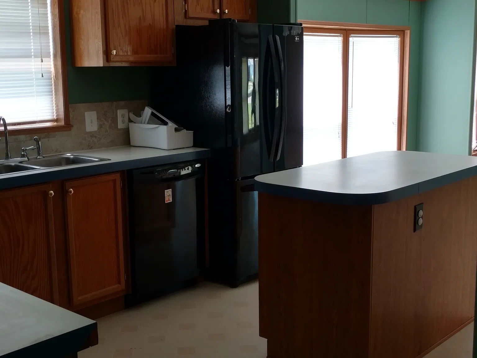 4 bed, 2128 sqft, $1,600 — Photo 2
