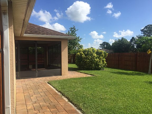 4th image of 2061 SW Savage Blvd